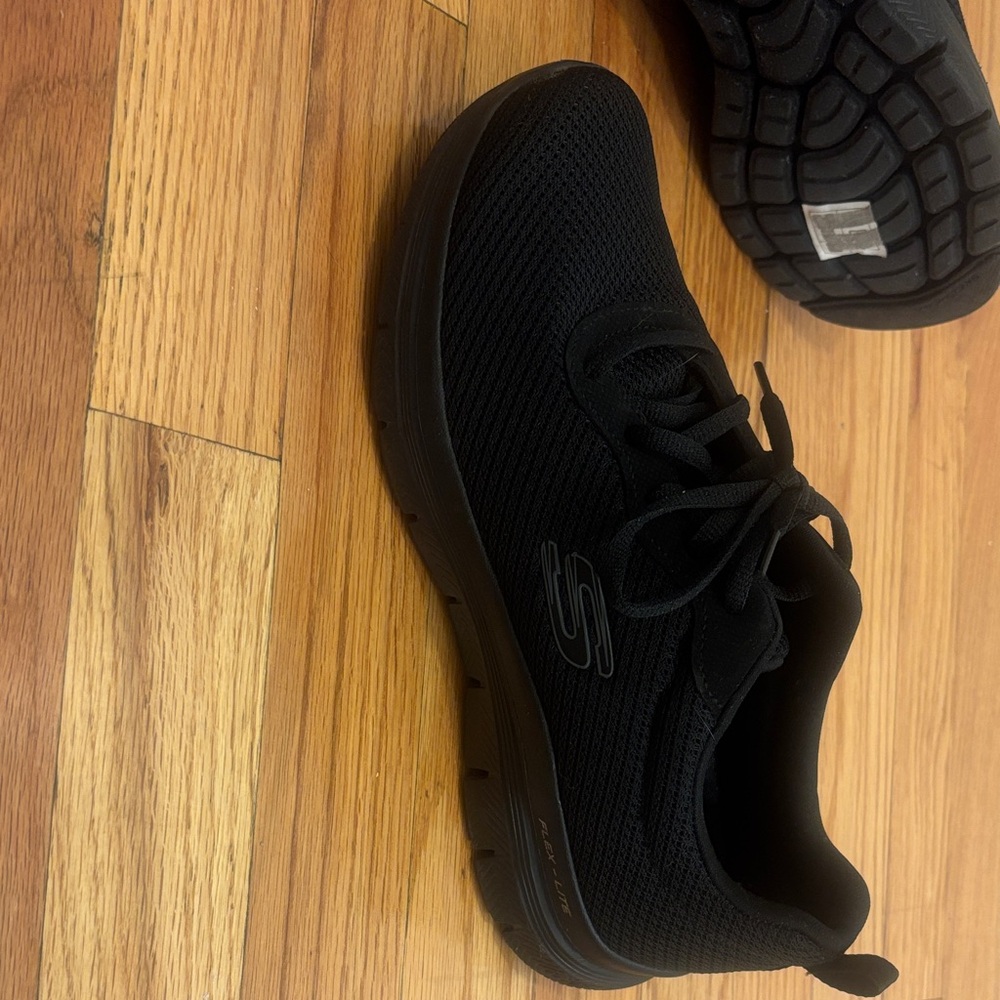 Skechers Women's Black Athletic Shoe - Picture 6 of 6